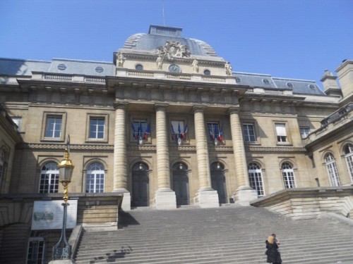 Дворец правосудия (Palais de Justice)