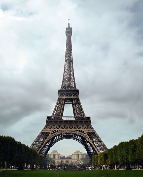 Эйфелева башня (la tour Eiffel)