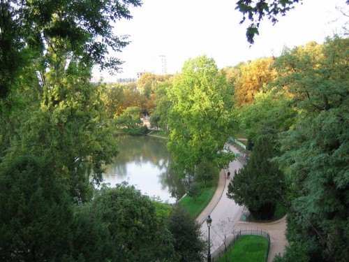 Парк Бют-Шомон (parc des Buttes-Chaumont)