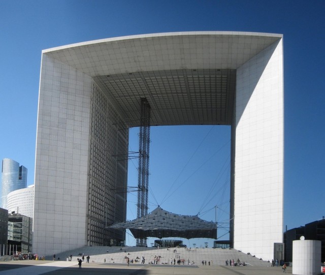 Квартал Дефанс или Ла-Дефанс (фр. La Défense)