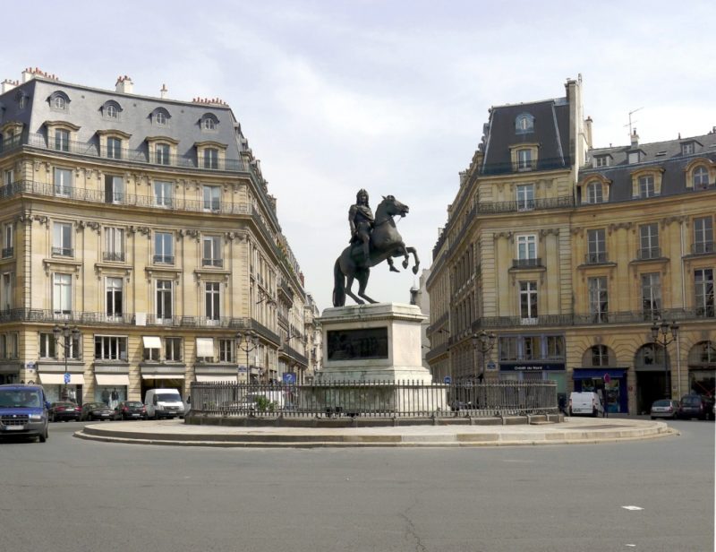 Площадь Побед (Place des Victoires)