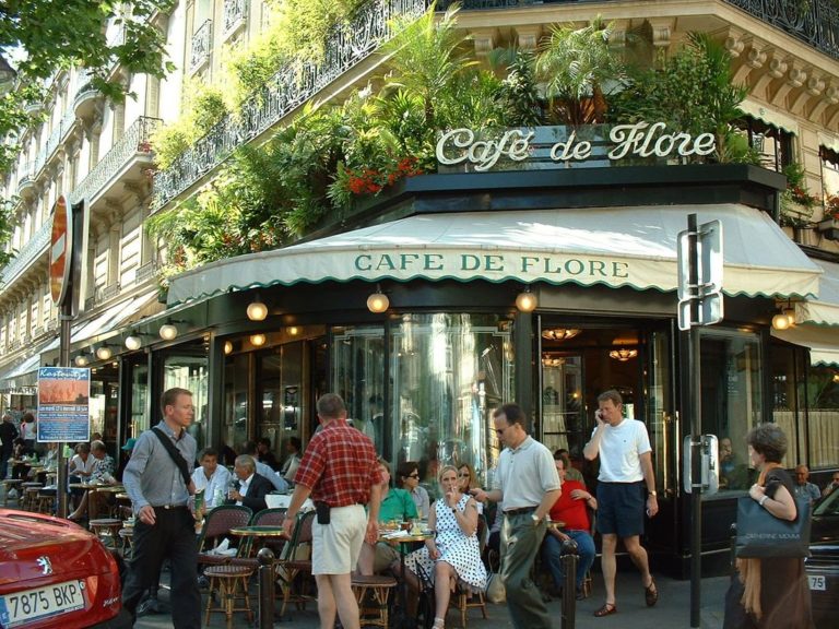 Кафе «Де Флер» — культовое заведение, место встреч парижской богемы