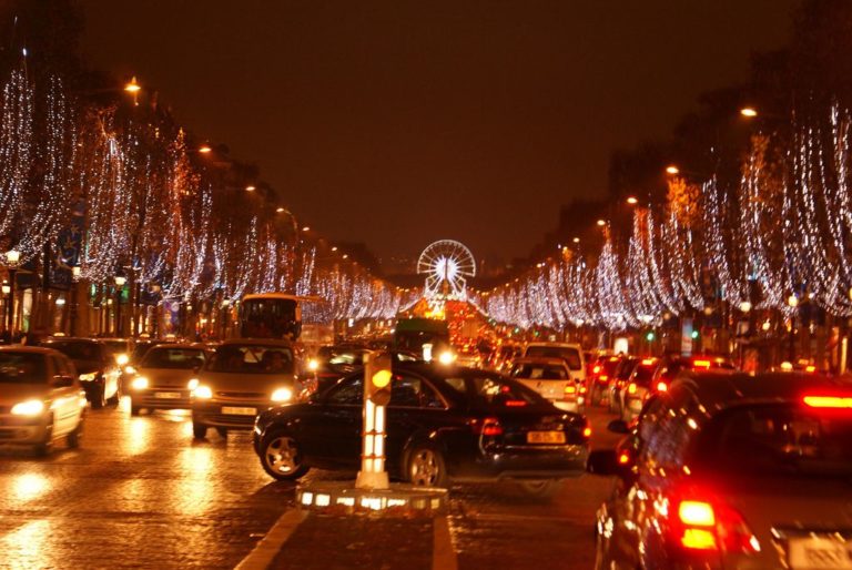 Новый Год в Париже. Рождественские рынки встречают гостей!