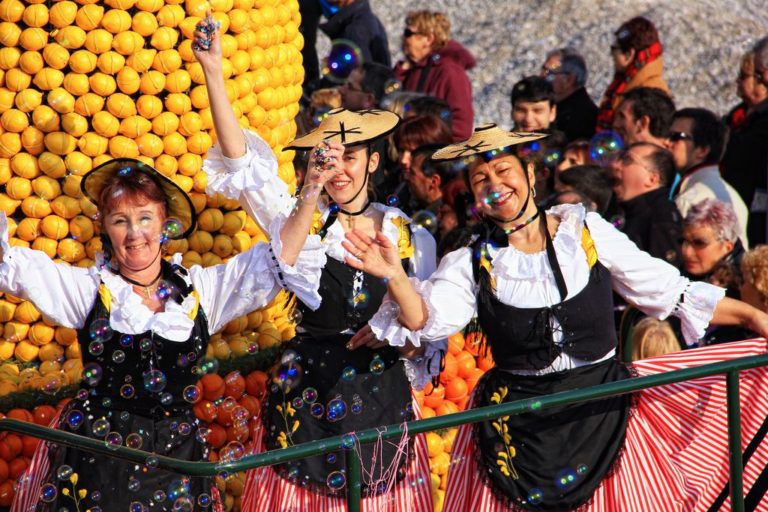 Фестиваль Лимонов в Ментоне