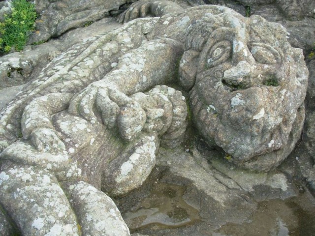 Скульптуры в прибрежных скалах (Rochers Sculptés de Rothéneuf)