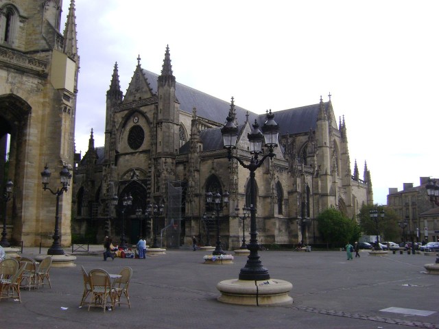 Церковь Сен-Мишель (Basilique Saint-Michel)