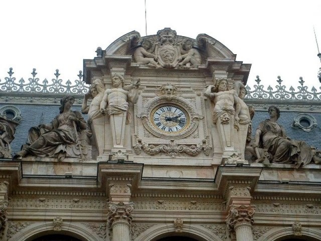 Дворец Биржи (Palais de la Bourse)