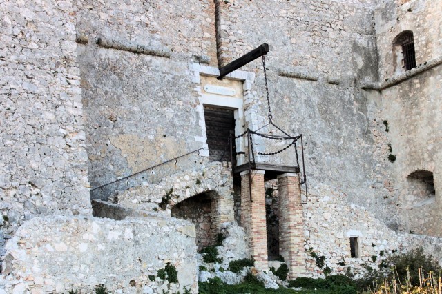 Вход во внутрь форта