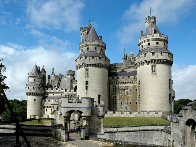 Замок Пьерфон (Chateau de Pierrefonds)