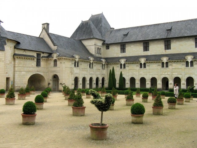 Аббатство Фонтевро (Abbaye de Fontevraud)