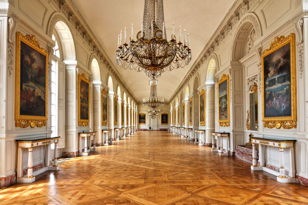 Трианон версаль. Большой Трианон Версаль - интерьеры. Дворец большой Трианон. Трианон дворец в Версале. Фарфоровый Трианон Версаль.