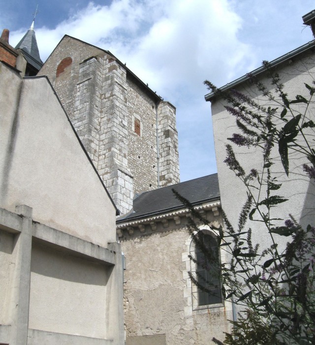 Коллегиальная церковь святого Петра (Collegiale Saint Pierre le Peulier)
