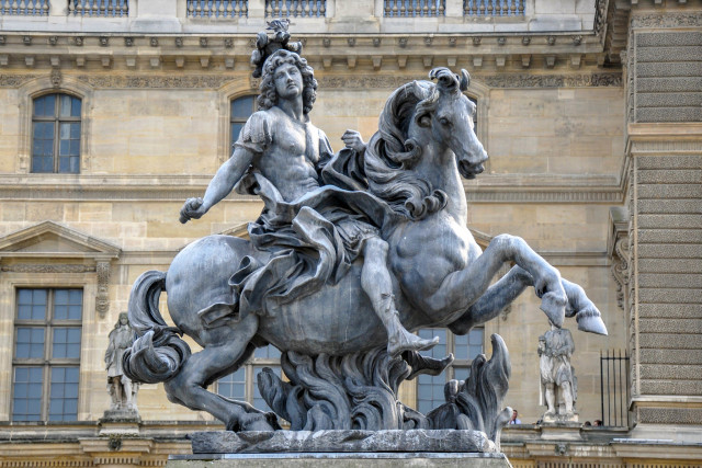 Конная статуя короля Людовика XIV