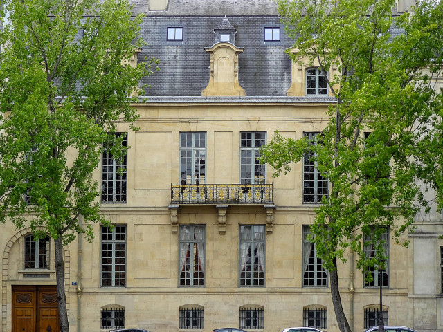 Особняк Лозен (Hôtel de Lauzun)