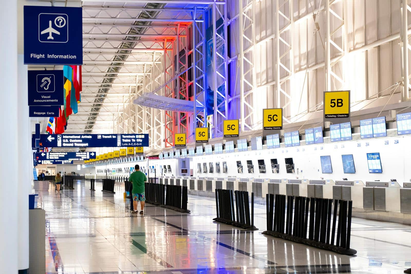 Международный аэропорт Париж — Шарль-де-Голль (Aéroport de Paris-Charles-de-Gaulle)
