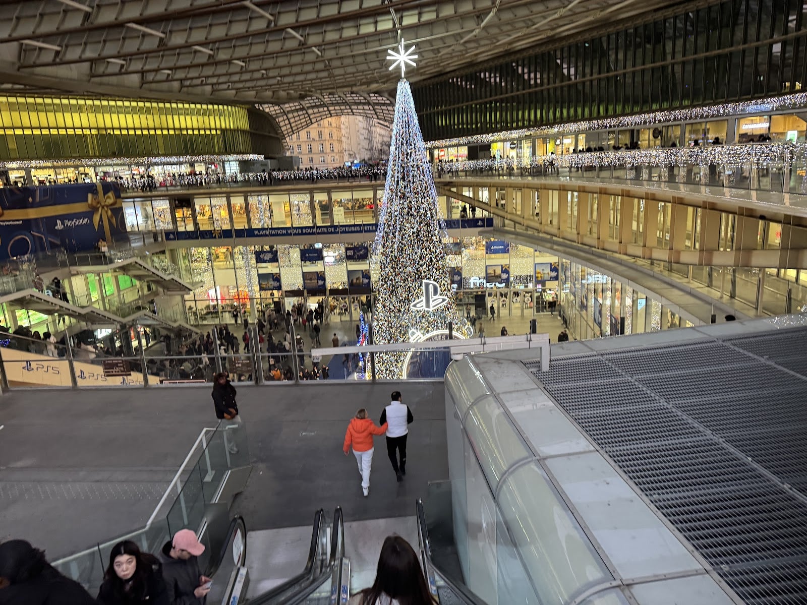Forum des Halles: подземный город шопинга