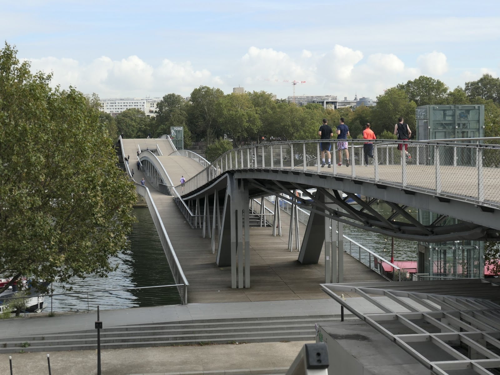 Мост Симоны де Бовуар (Passerelle Simone-de-Beauvoir)